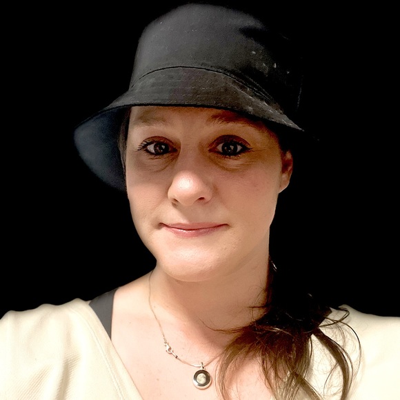 The sky was never the limit! Love Light 😇 Happy Poshing 4All! - Picture 2 of 2